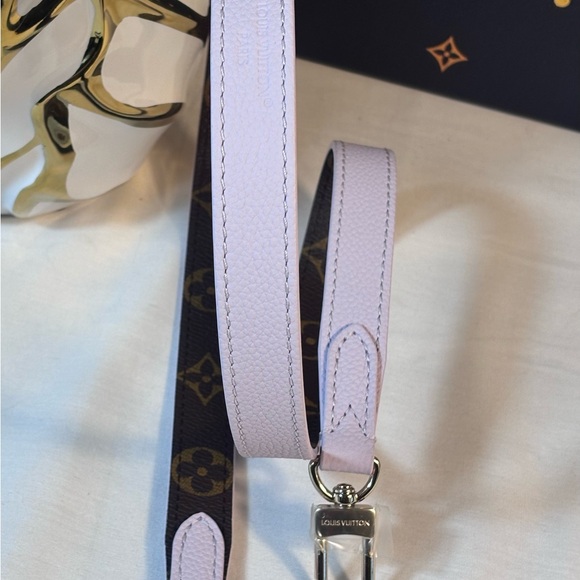 Gorgeous Louis Vuitton Monogram Lilac Strap - Picture 7 of 7